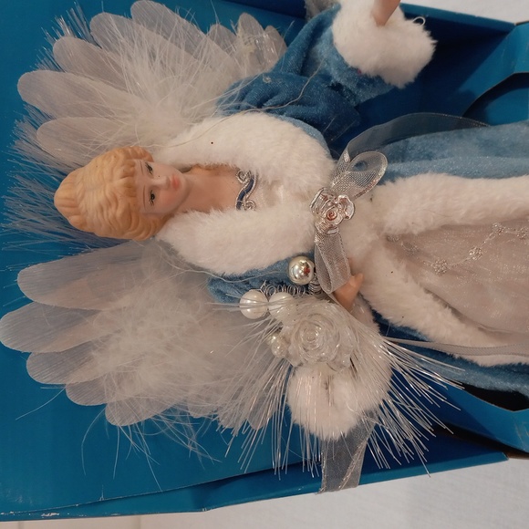 Angel Tree Topper - Picture 3 of 10